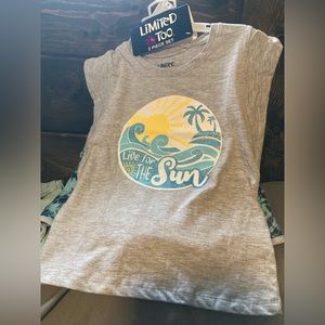 Limited Too, size 10, 2 piece set, new with tags,shirt and shorts